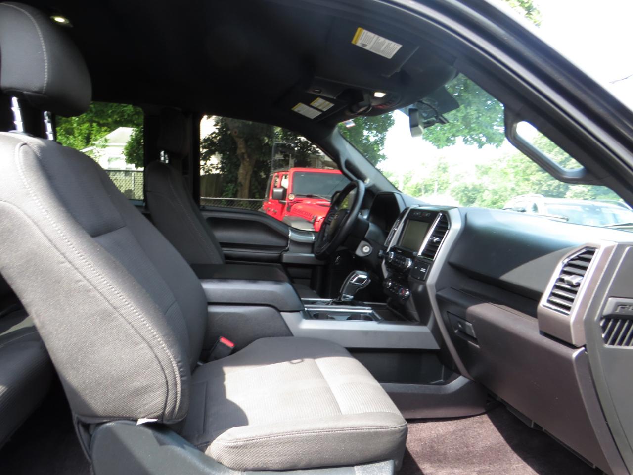 Ford F-150 4WD SuperCab 145" Lariat 2015