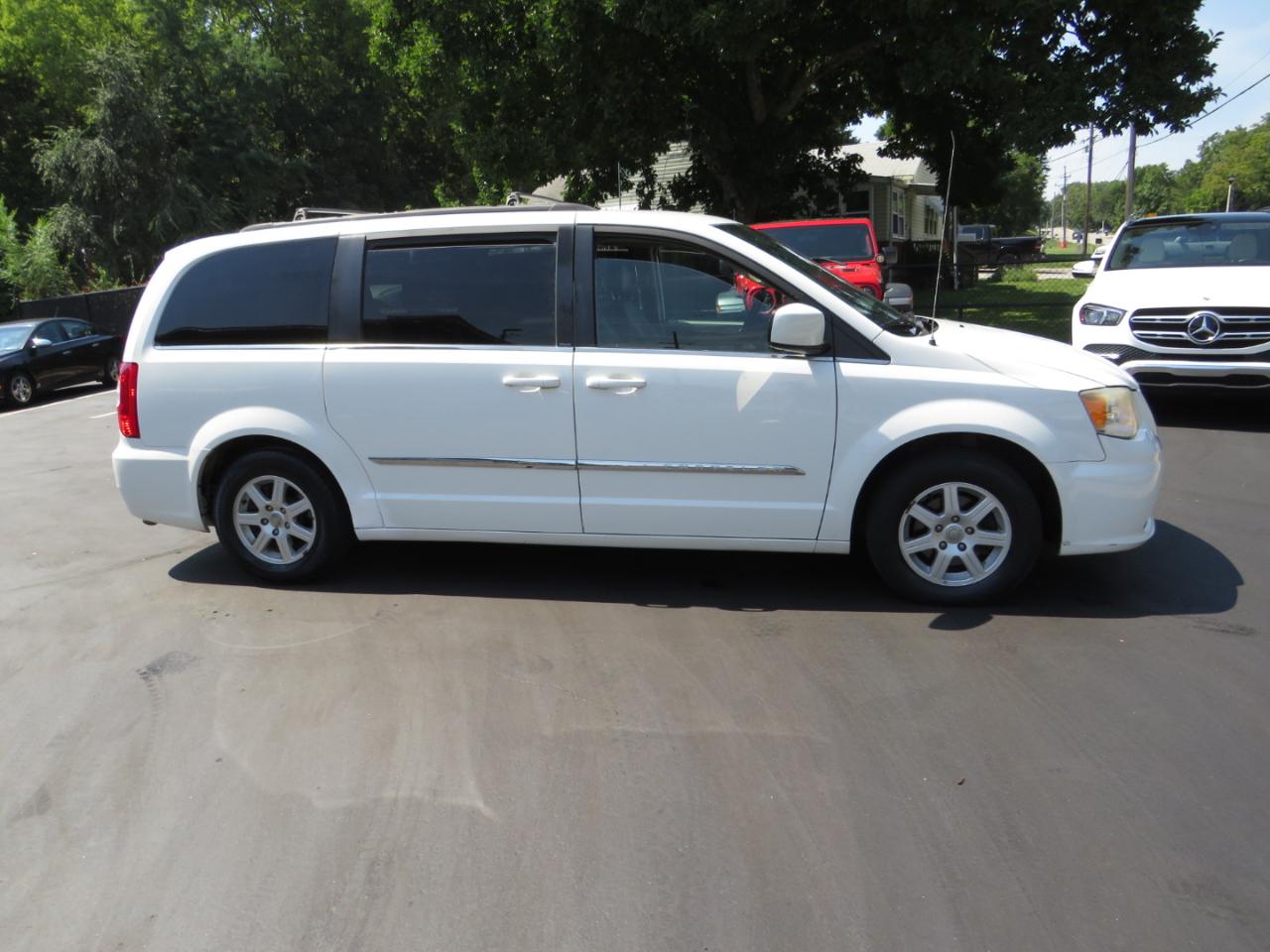Chrysler Town & Country 4dr Wgn Touring 2012