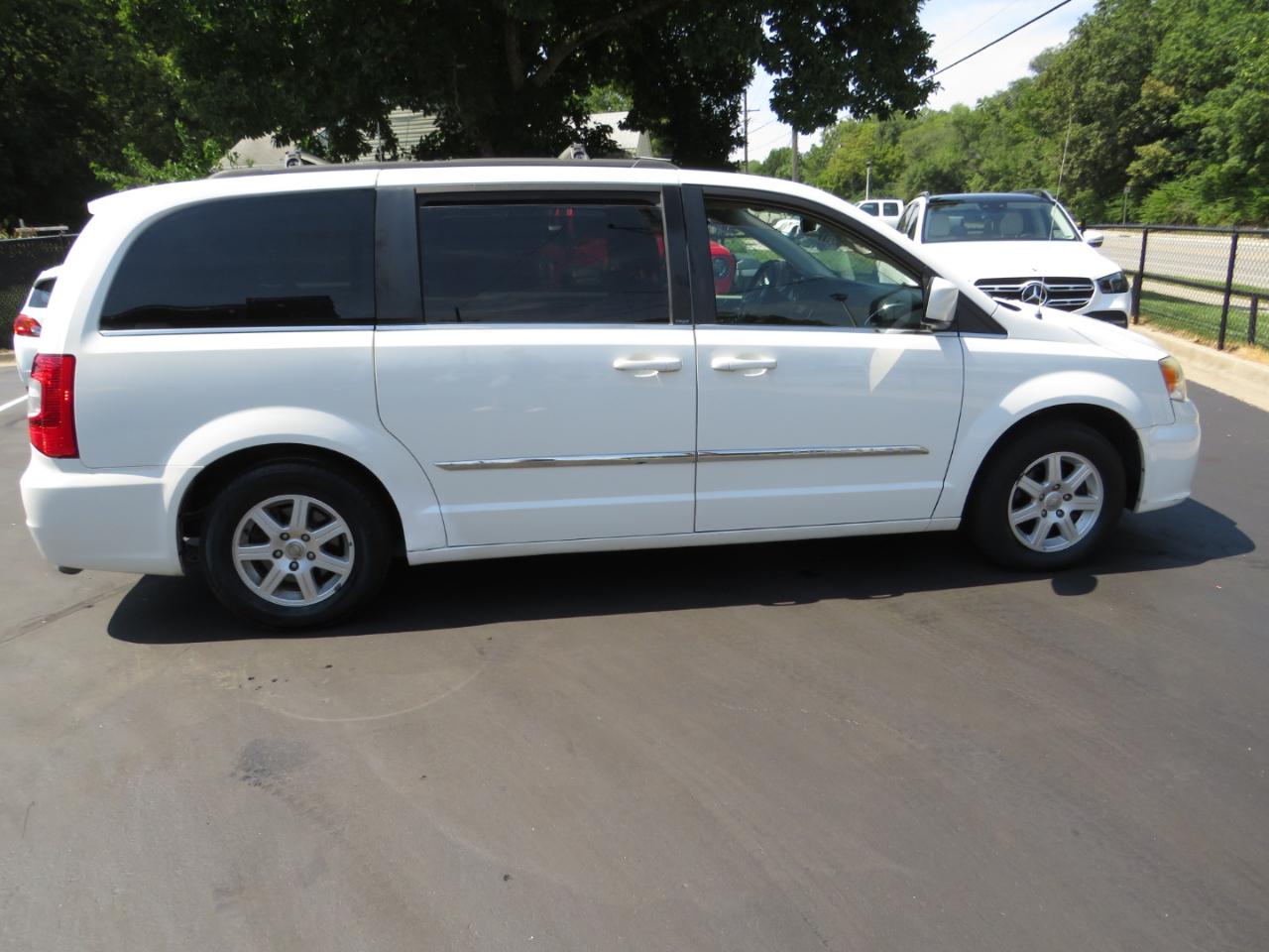 Chrysler Town & Country 4dr Wgn Touring 2012