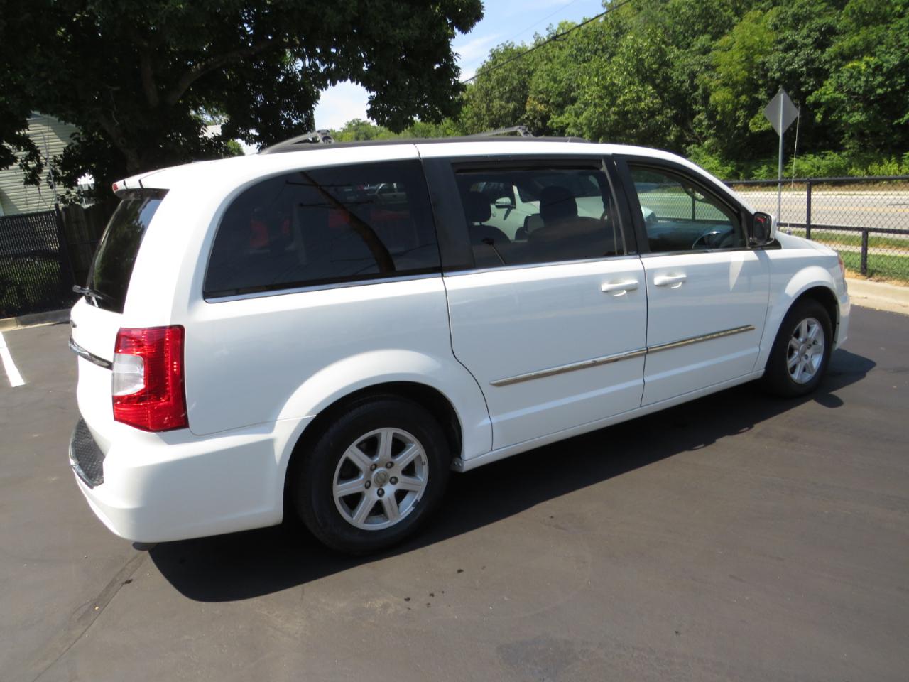 Chrysler Town & Country 4dr Wgn Touring 2012