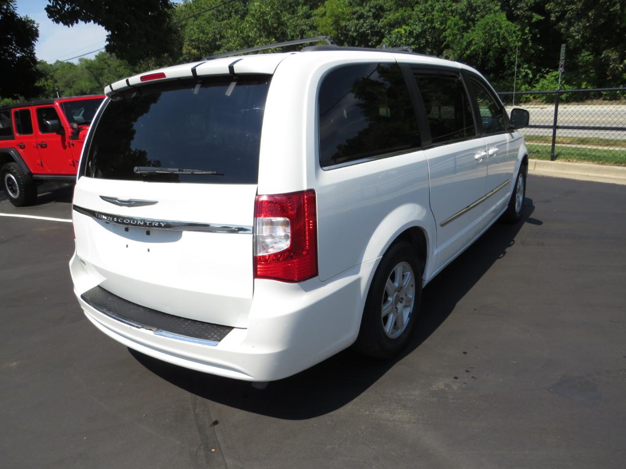 Chrysler Town & Country 4dr Wgn Touring 2012