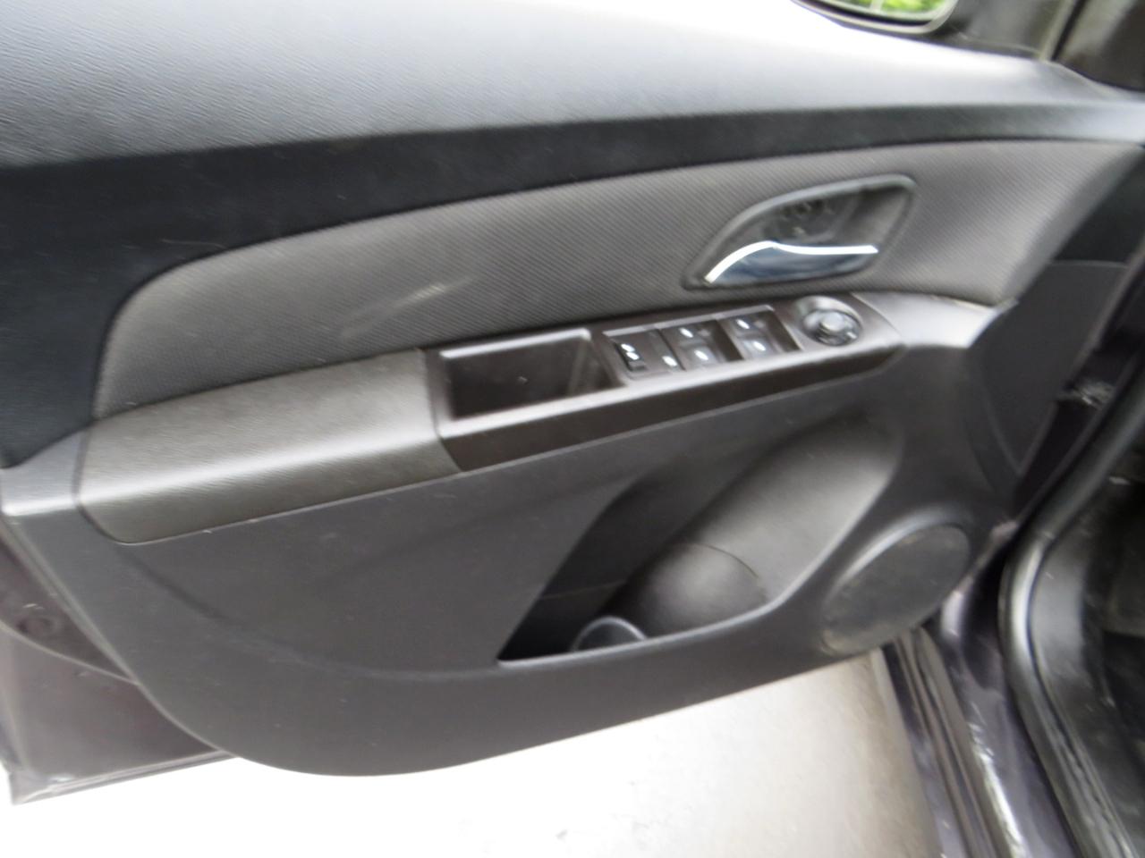 Chevrolet Cruze Limited 4dr Sdn Auto LT w/1LT 2016