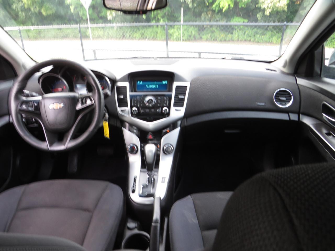 Chevrolet Cruze Limited 4dr Sdn Auto LT w/1LT 2016