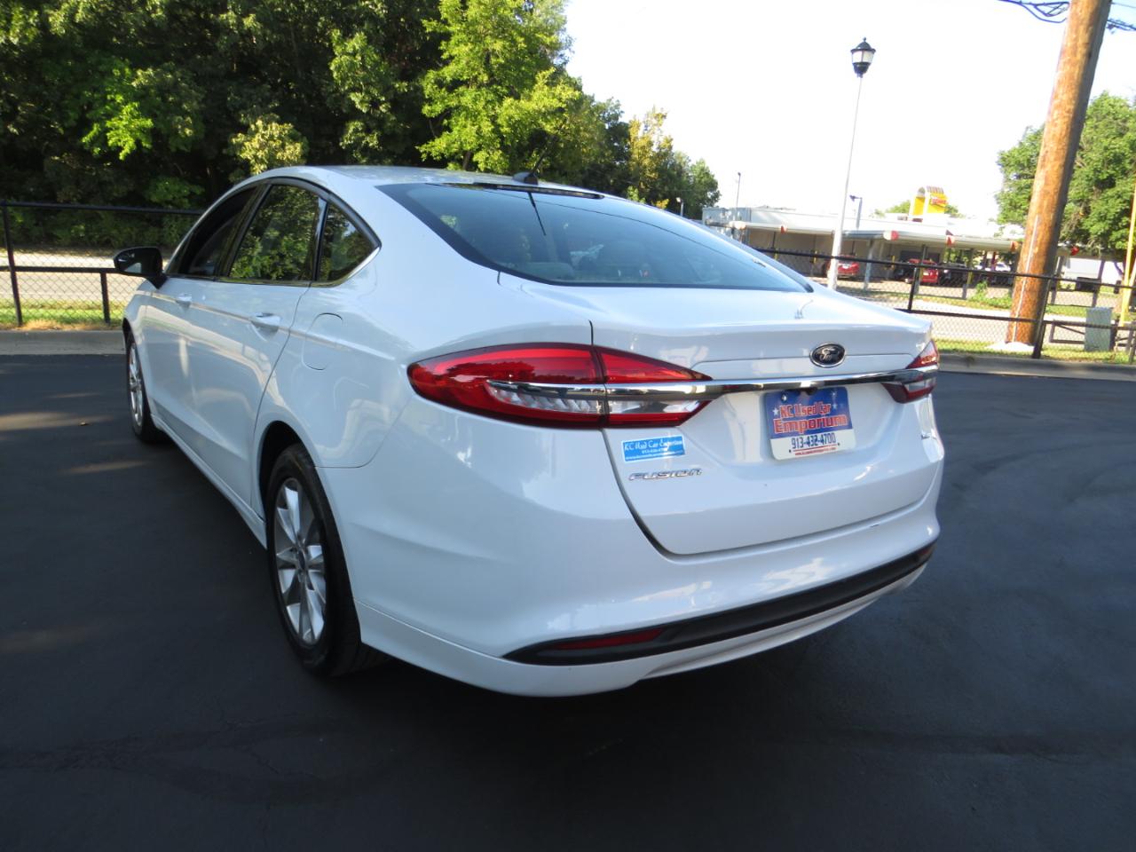 Ford Fusion 4dr Sdn SE FWD 2016
