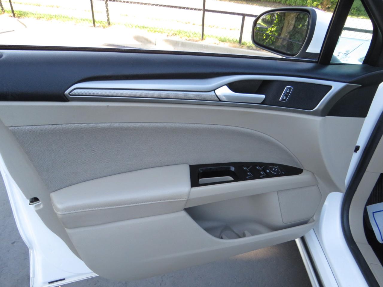 Ford Fusion 4dr Sdn SE FWD 2016