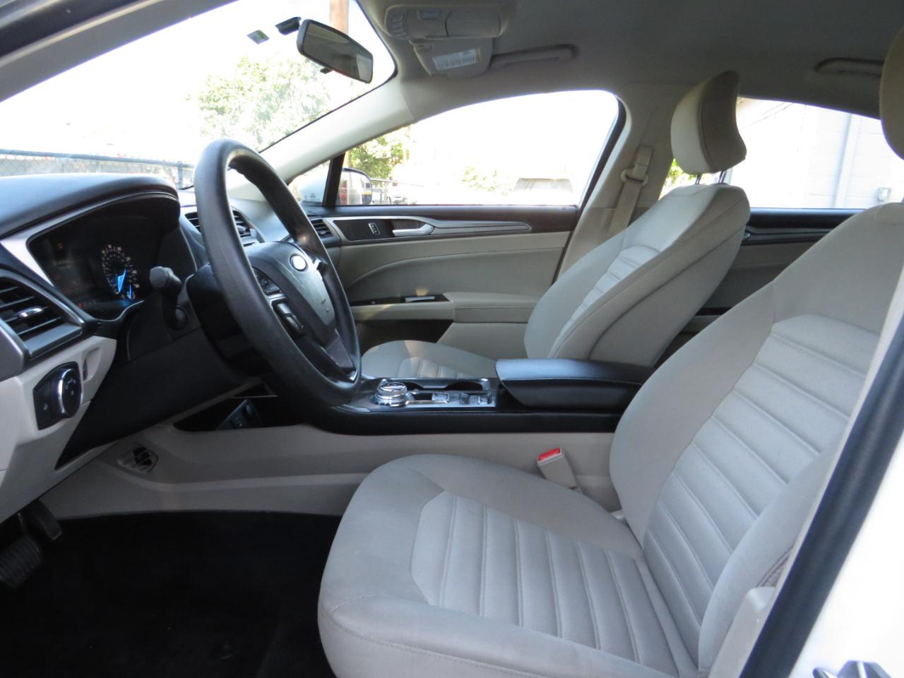 Ford Fusion 4dr Sdn SE FWD 2016