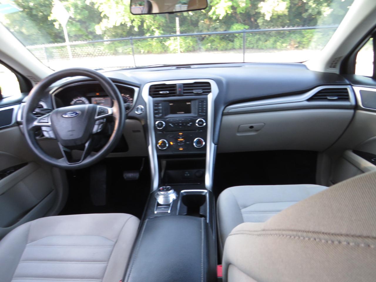 Ford Fusion 4dr Sdn SE FWD 2016