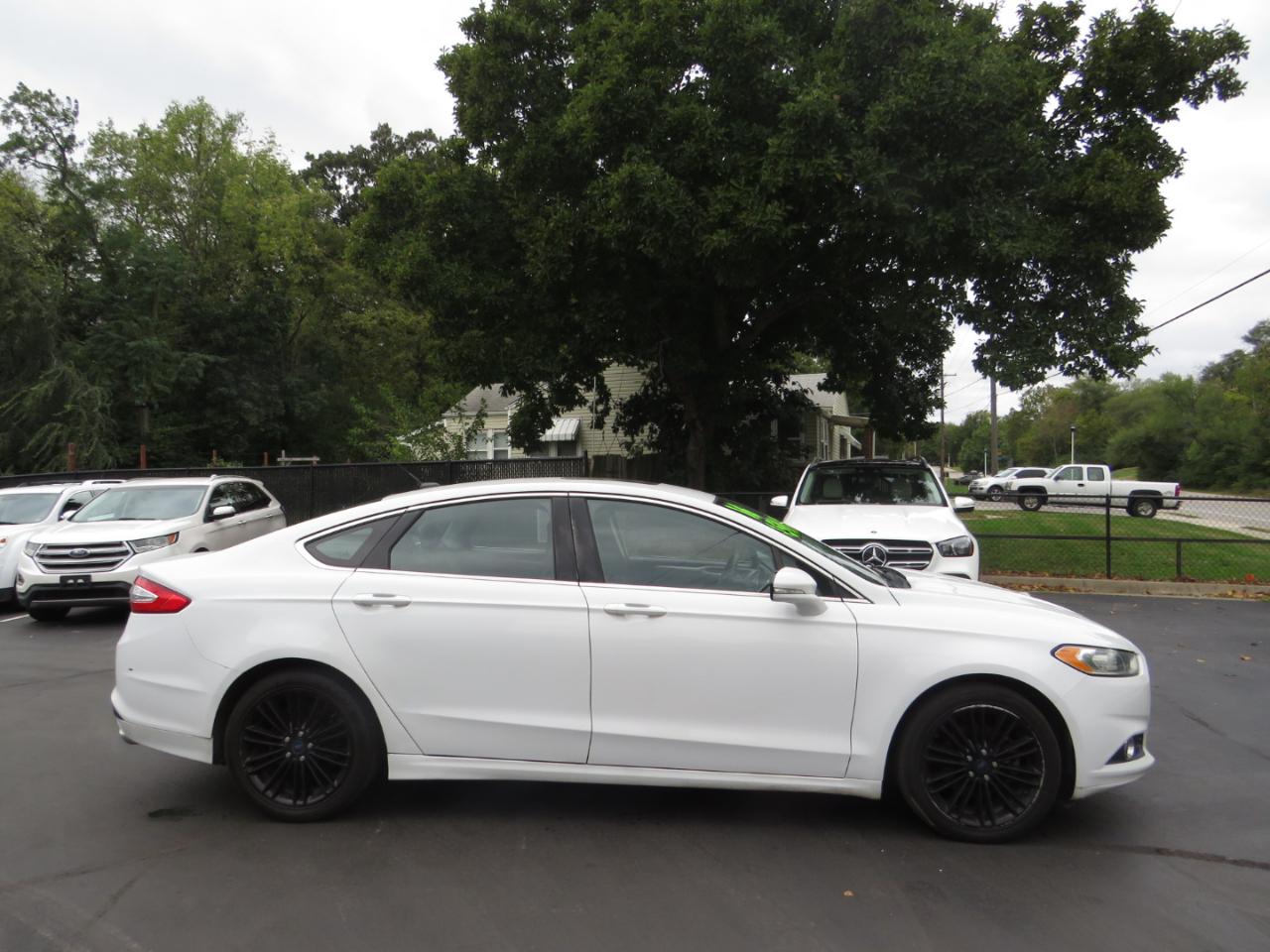 Ford Fusion 4dr Sdn SE FWD 2016