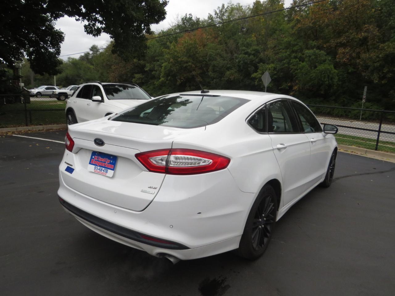 Ford Fusion 4dr Sdn SE FWD 2016
