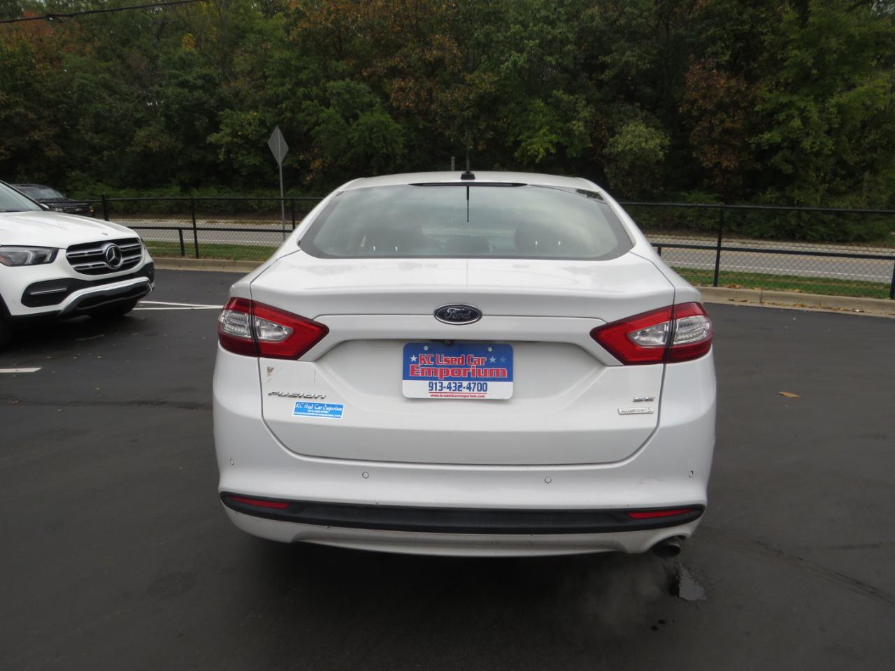 Ford Fusion 4dr Sdn SE FWD 2016