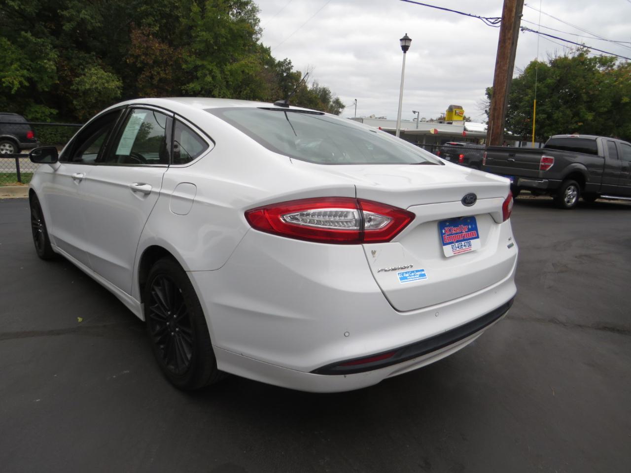 Ford Fusion 4dr Sdn SE FWD 2016