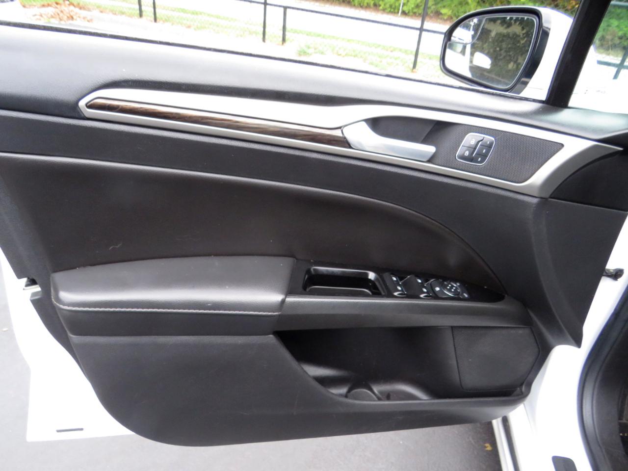 Ford Fusion 4dr Sdn SE FWD 2016