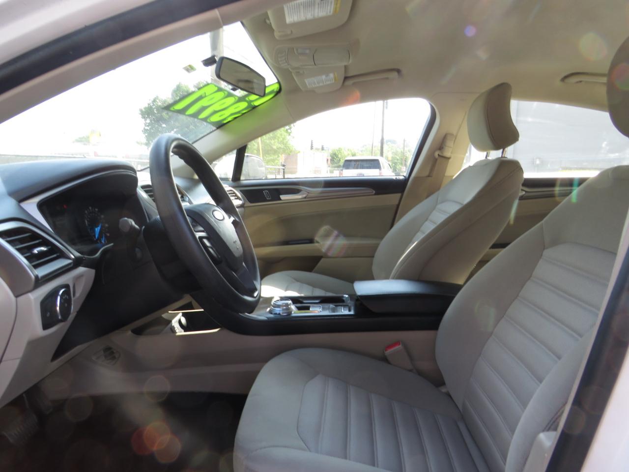 Ford Fusion SE FWD 2017