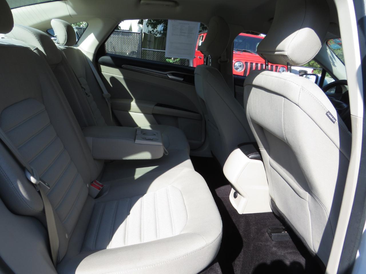 Ford Fusion SE FWD 2017