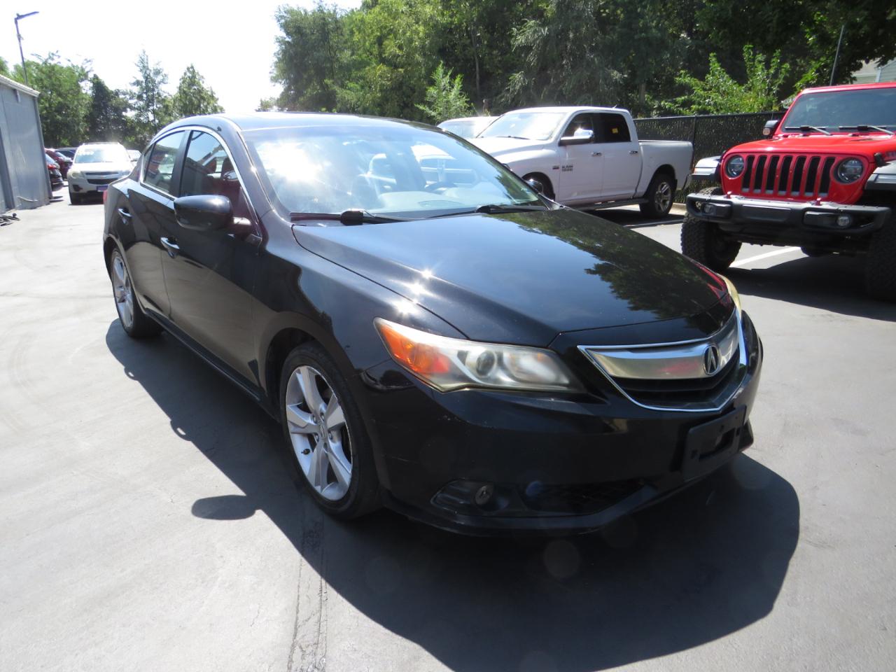 Acura ILX 4dr Sdn 2.0L Tech Pkg 2013