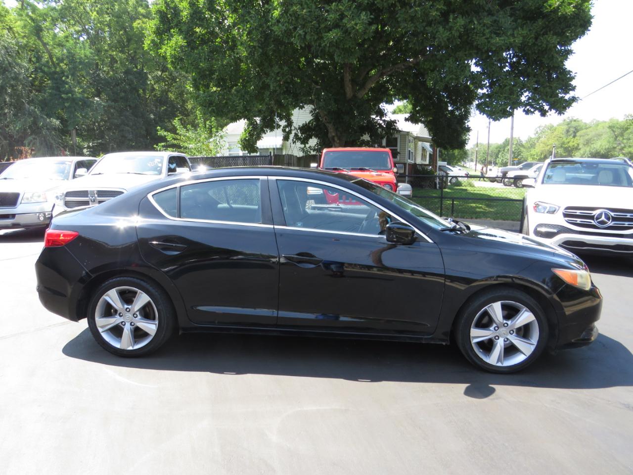Acura ILX 4dr Sdn 2.0L Tech Pkg 2013