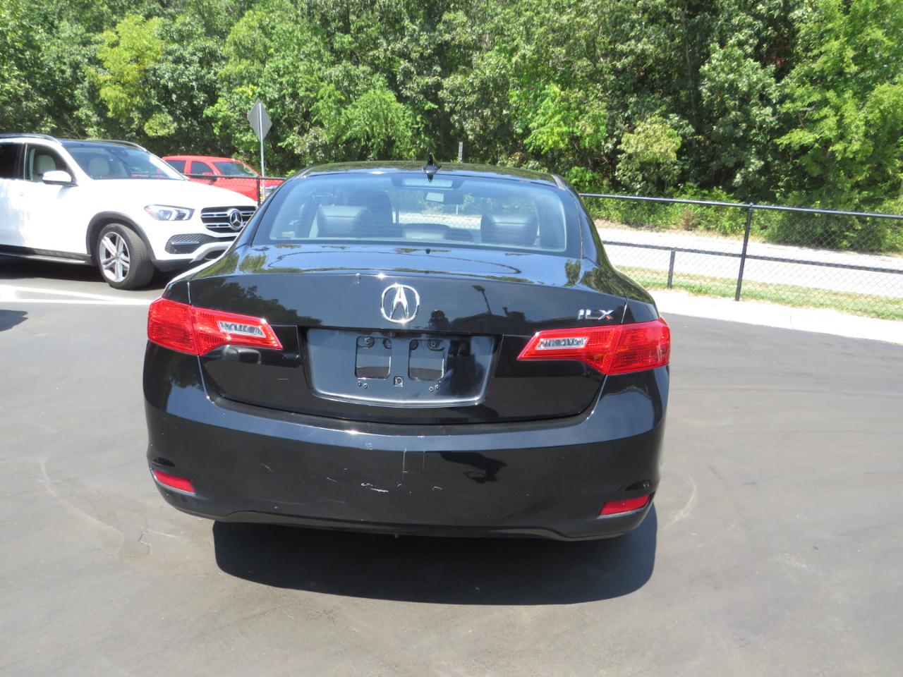 Acura ILX 4dr Sdn 2.0L Tech Pkg 2013