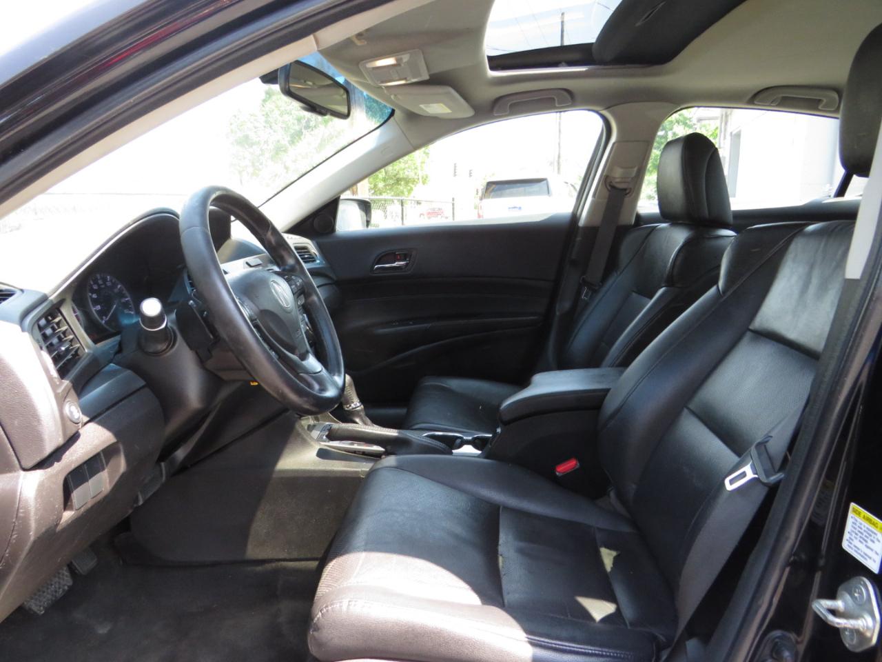 Acura ILX 4dr Sdn 2.0L Tech Pkg 2013