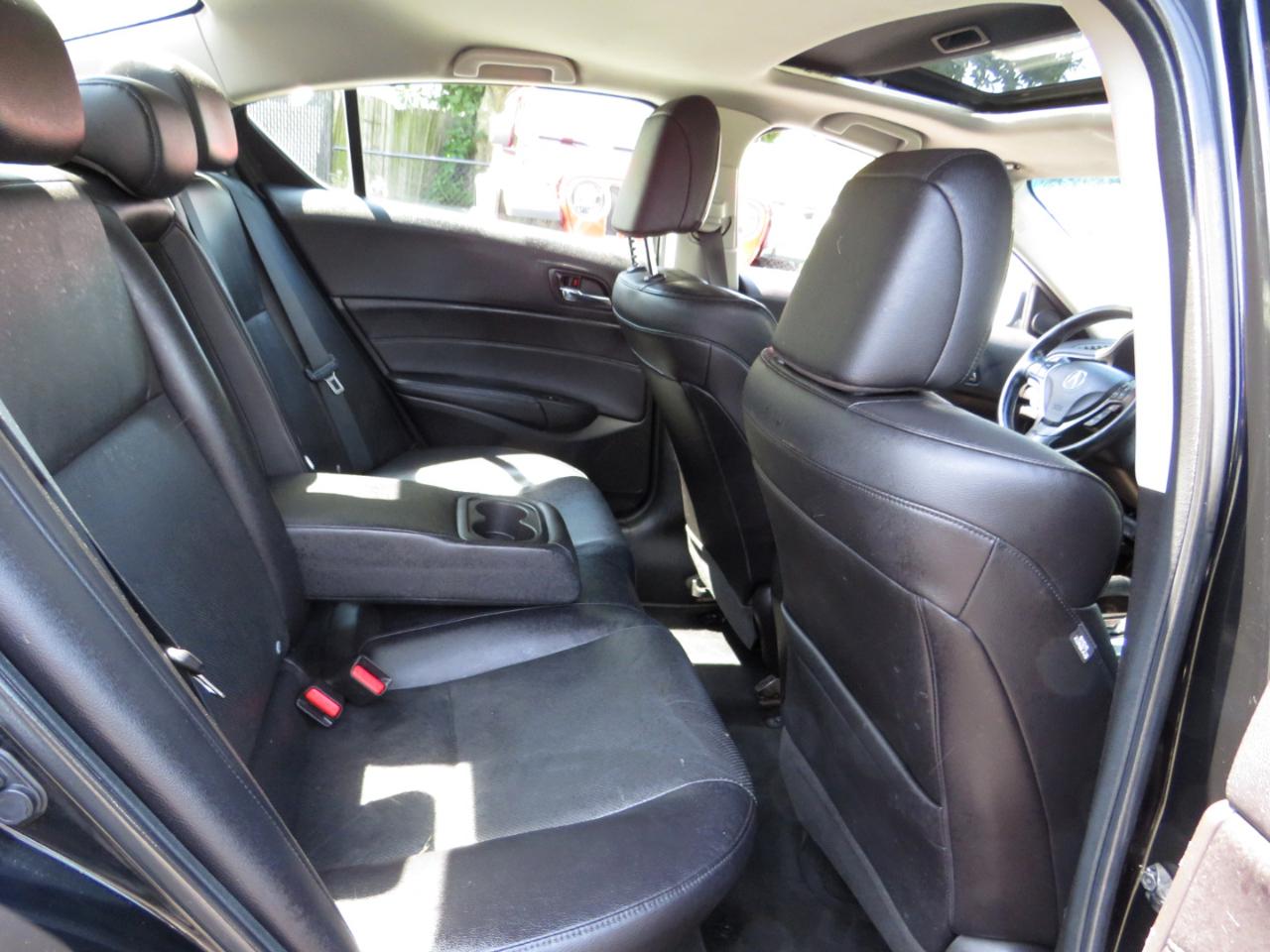Acura ILX 4dr Sdn 2.0L Tech Pkg 2013