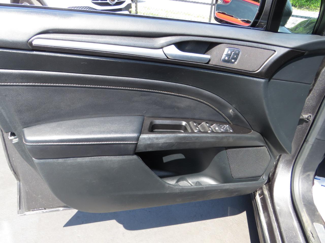 Ford Fusion Titanium FWD 2017