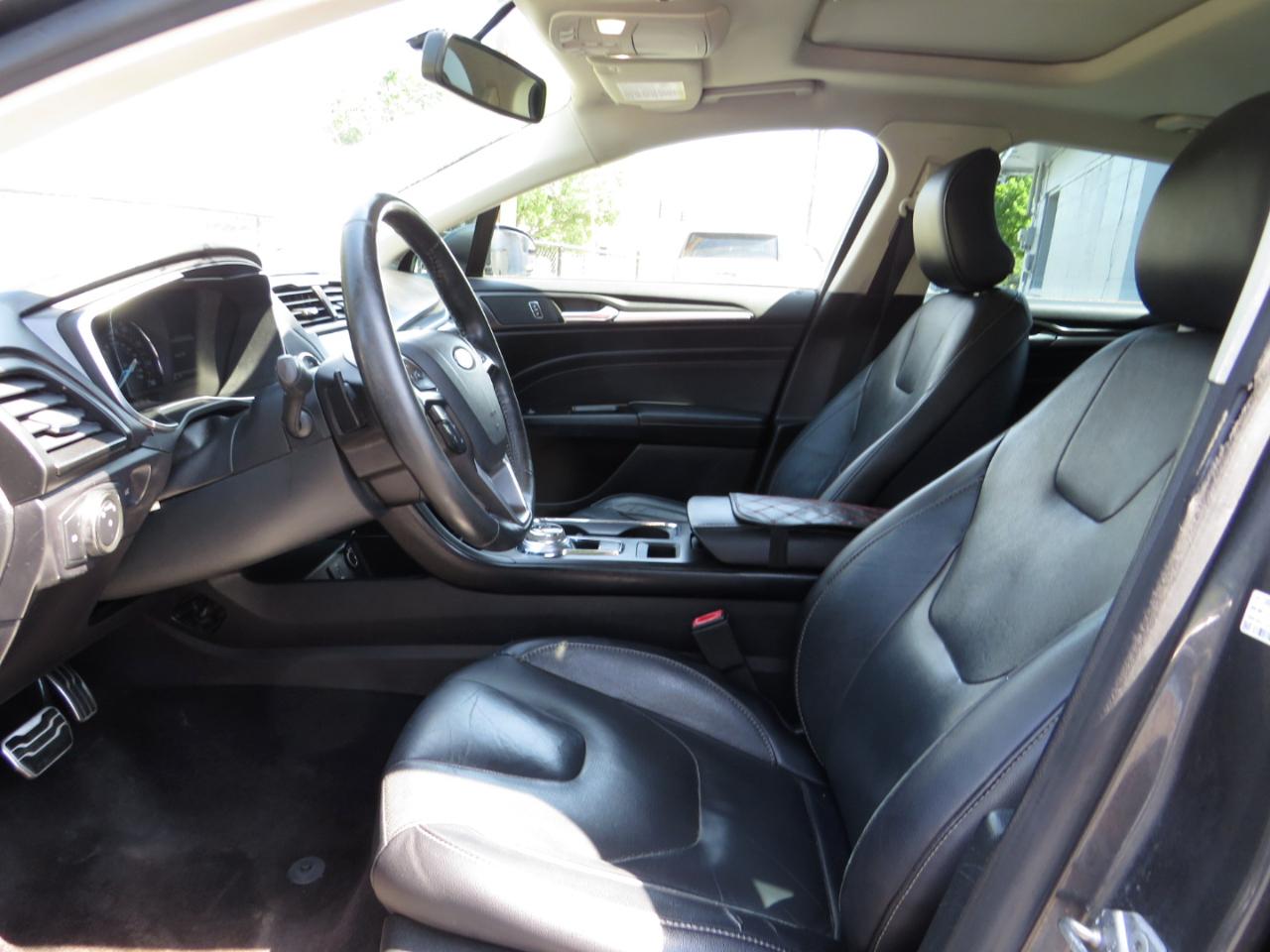 Ford Fusion Titanium FWD 2017