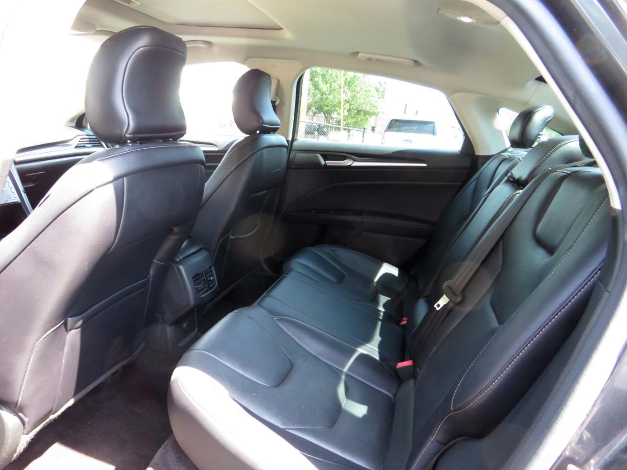 Ford Fusion Titanium FWD 2017