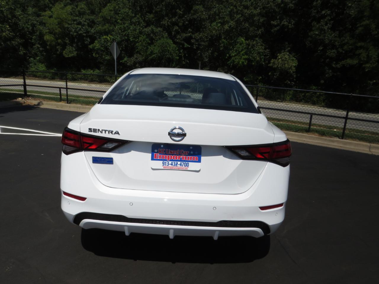 Nissan Sentra S CVT 2022