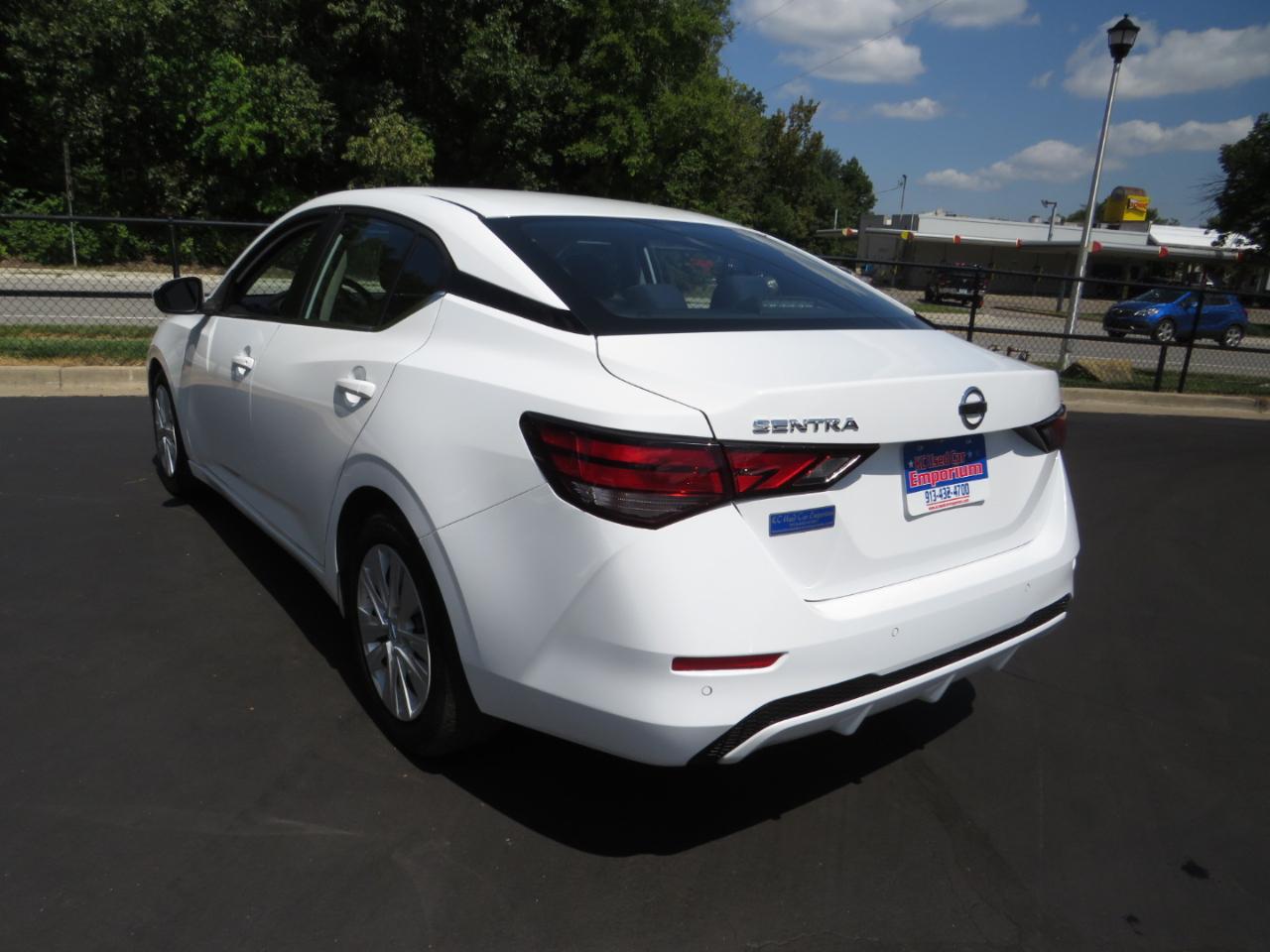 Nissan Sentra S CVT 2022