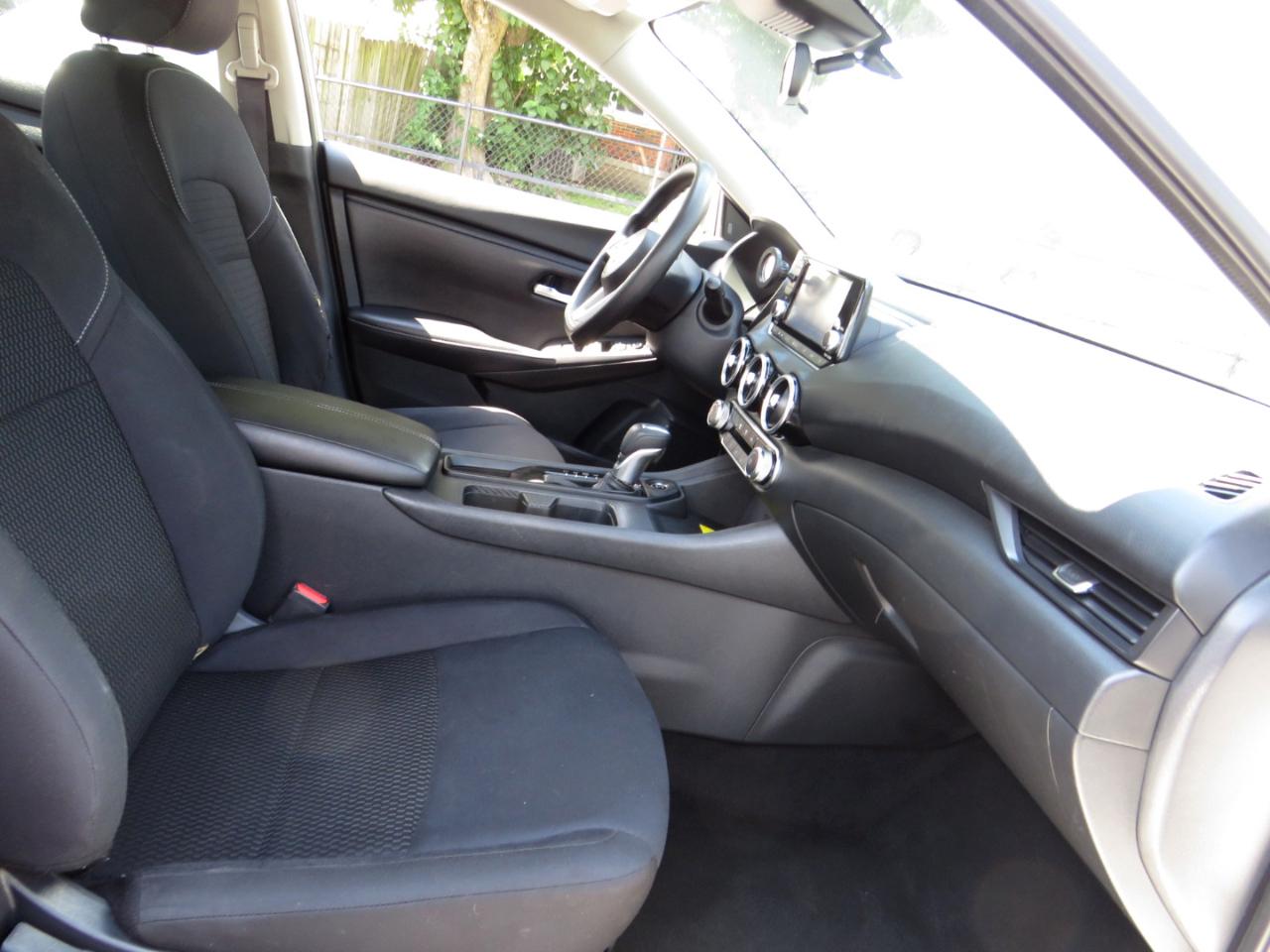 Nissan Sentra S CVT 2022