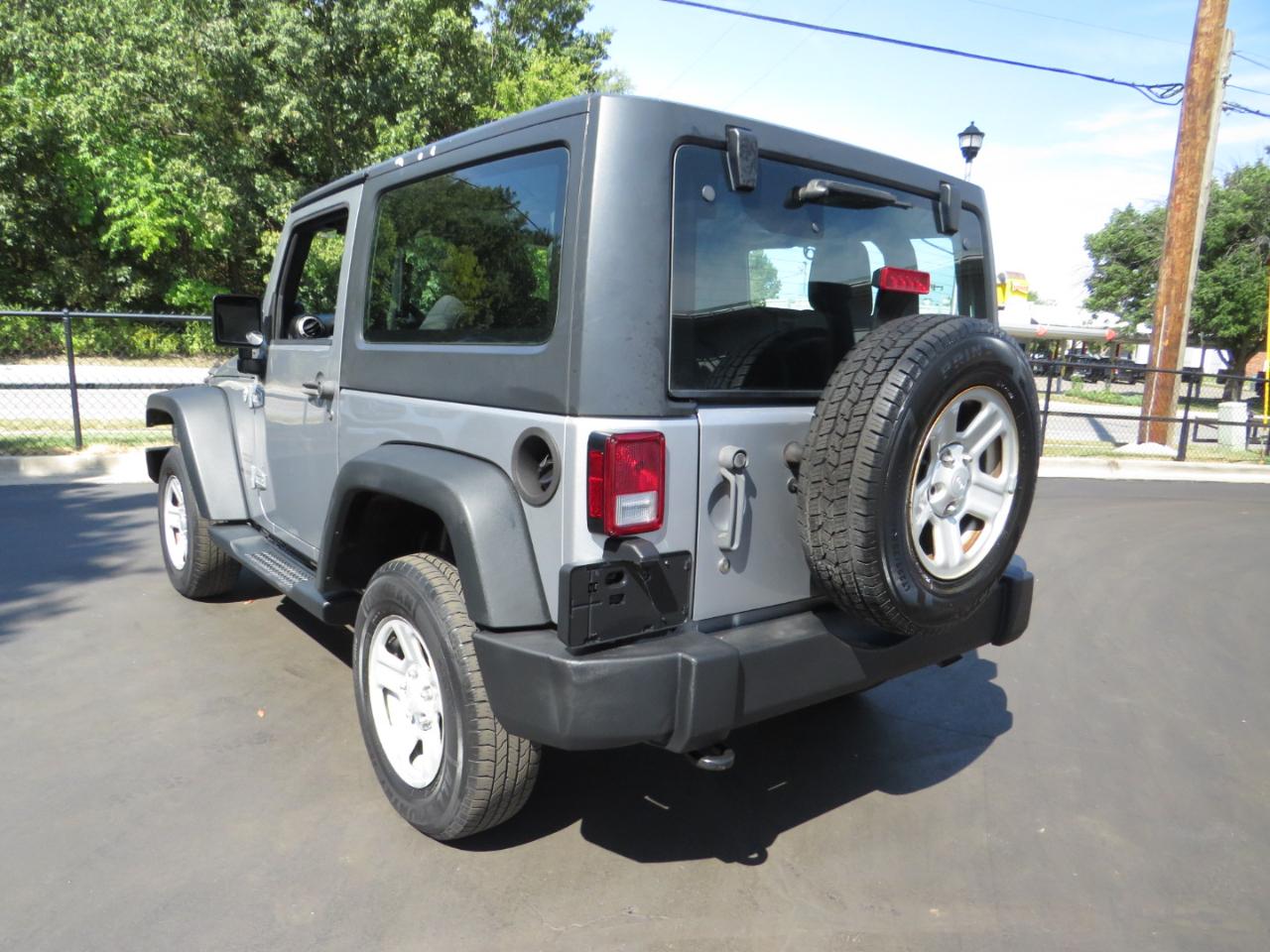 Jeep Wrangler 4WD 2dr Sport 2013