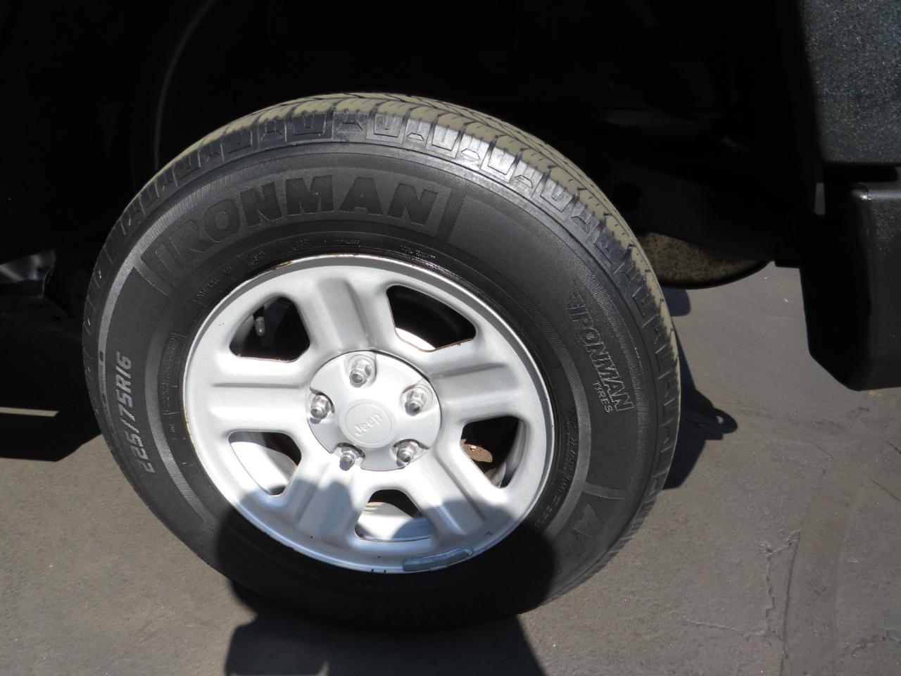 Jeep Wrangler 4WD 2dr Sport 2013