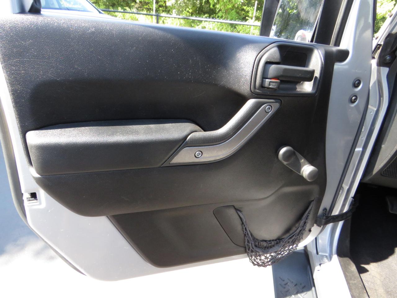 Jeep Wrangler 4WD 2dr Sport 2013