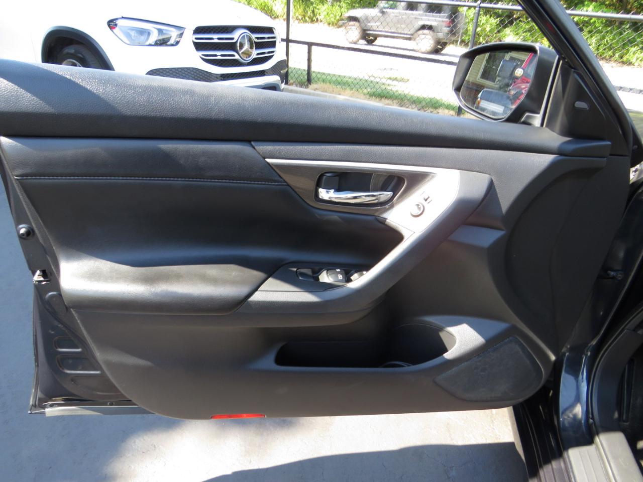 Nissan Altima 4dr Sdn I4 2.5 SL 2015