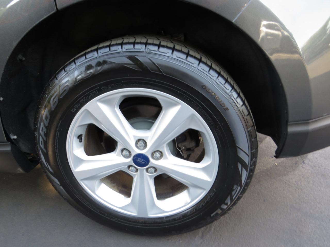 Ford Edge 4dr SE FWD 2015