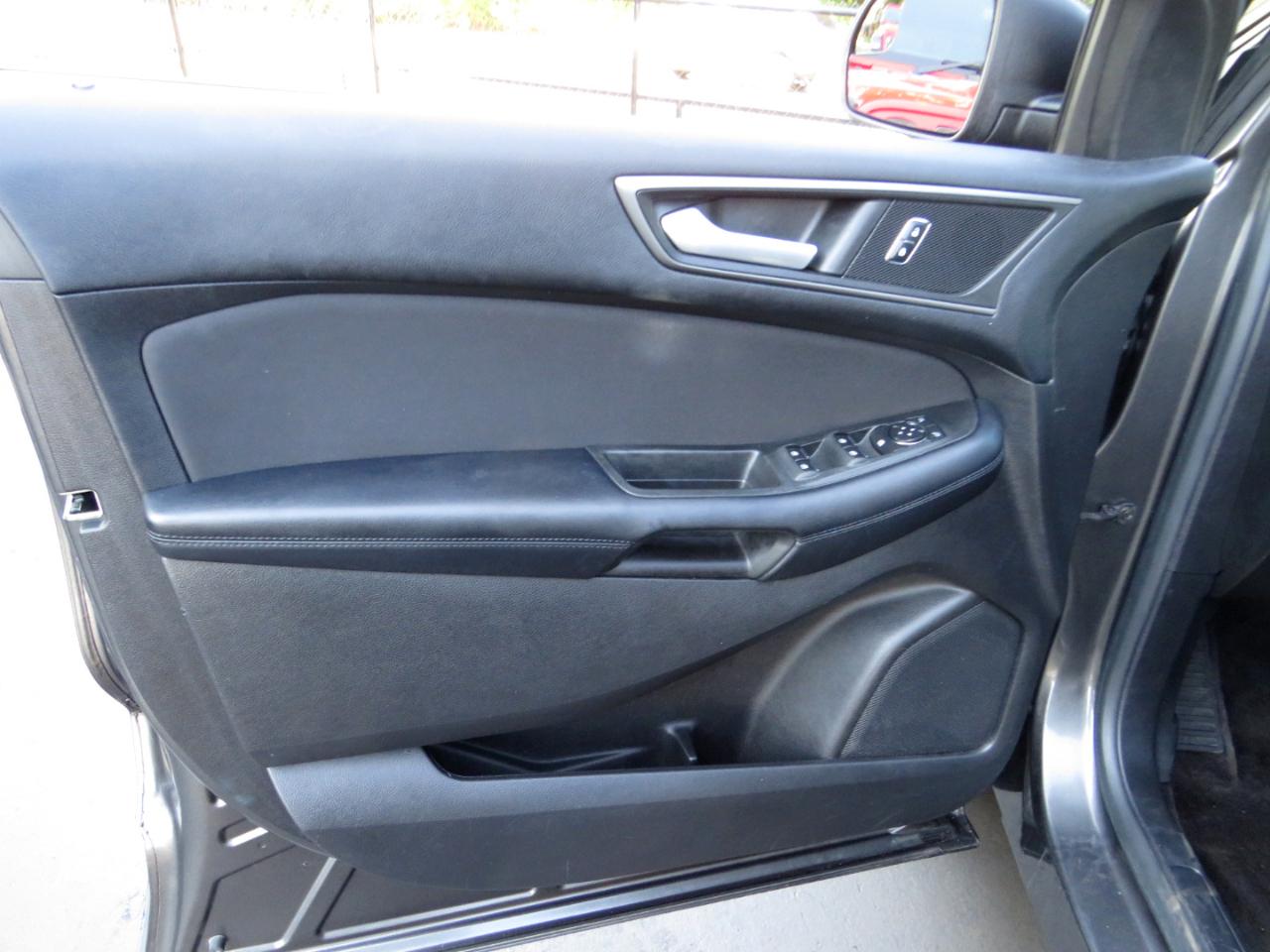 Ford Edge 4dr SE FWD 2015