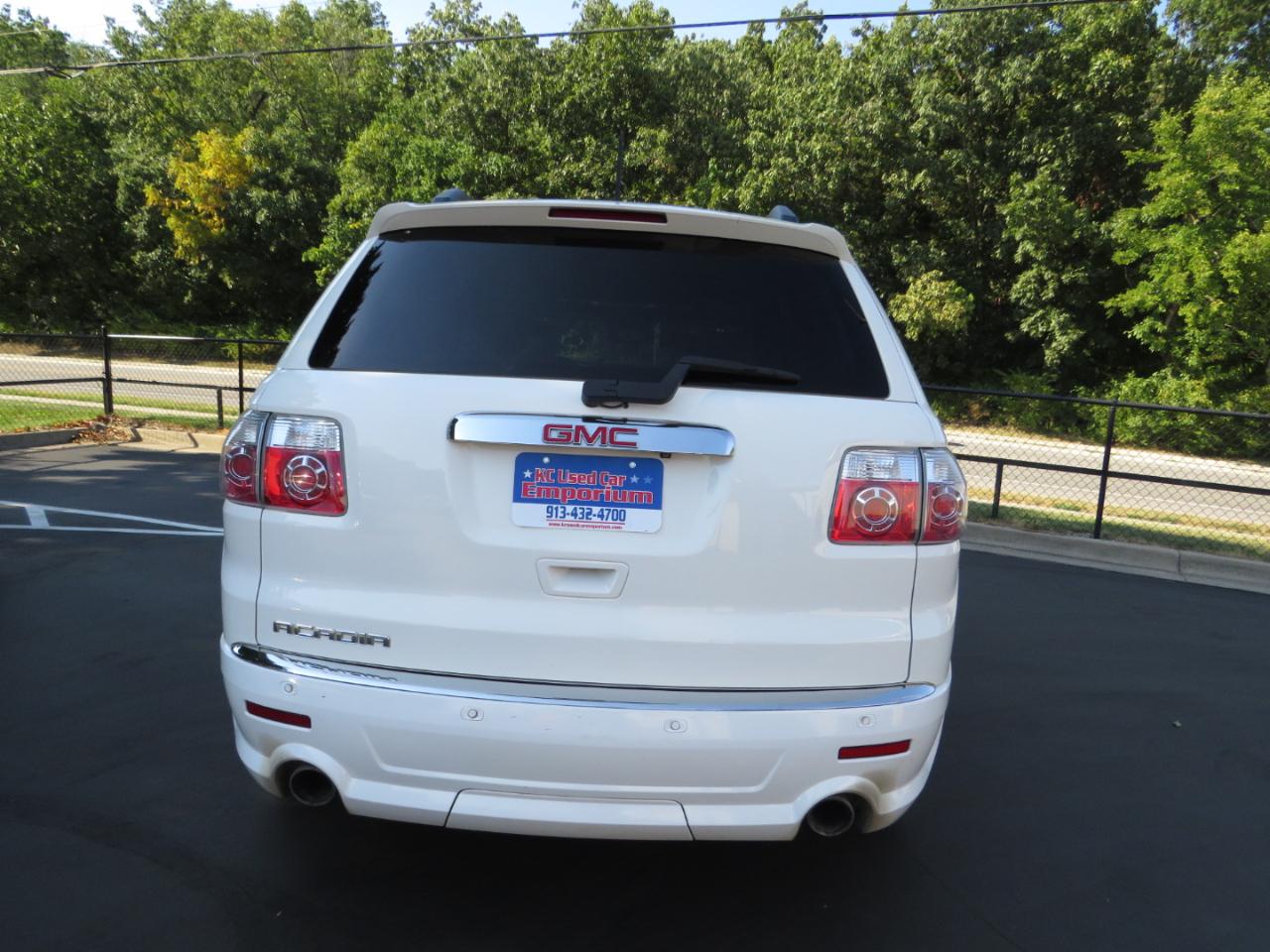 GMC Acadia FWD 4dr Denali 2012