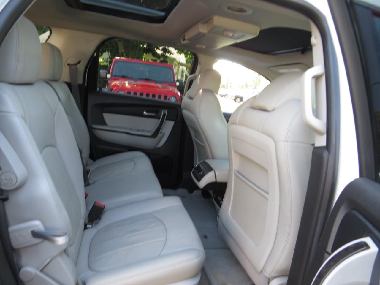 GMC Acadia FWD 4dr Denali 2012