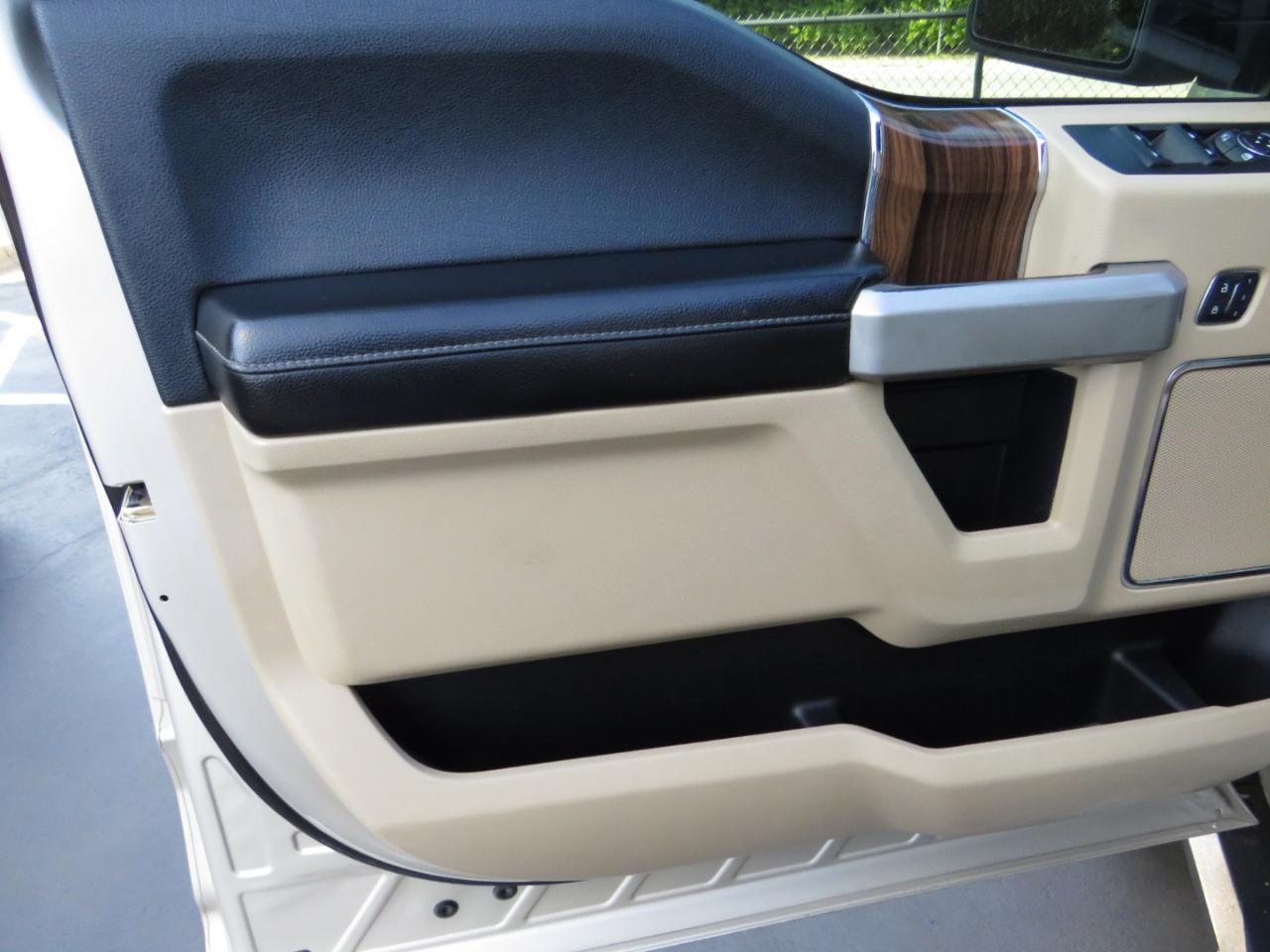Ford F-150 Platinum 4WD SuperCrew 5.5' Box 2017