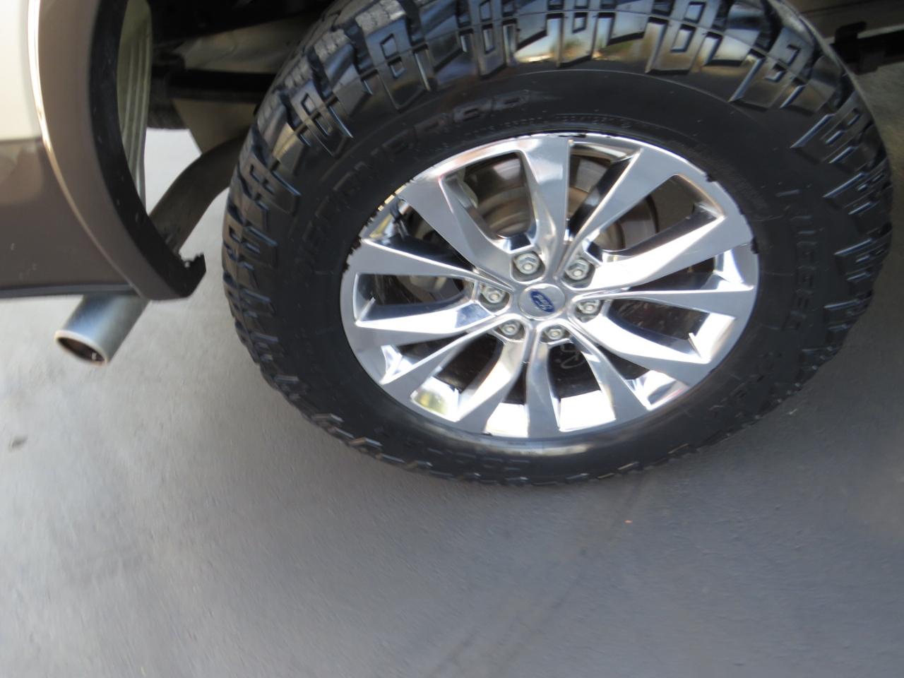 Ford F-150 Platinum 4WD SuperCrew 5.5' Box 2017