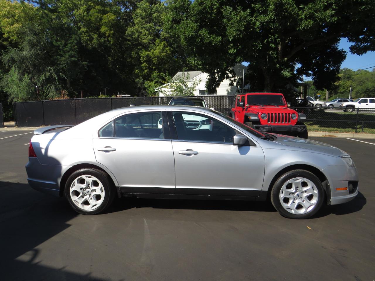 Ford Fusion 4dr Sdn SE FWD 2011