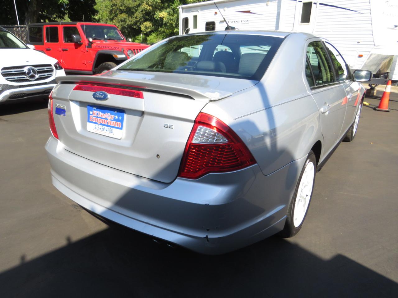 Ford Fusion 4dr Sdn SE FWD 2011