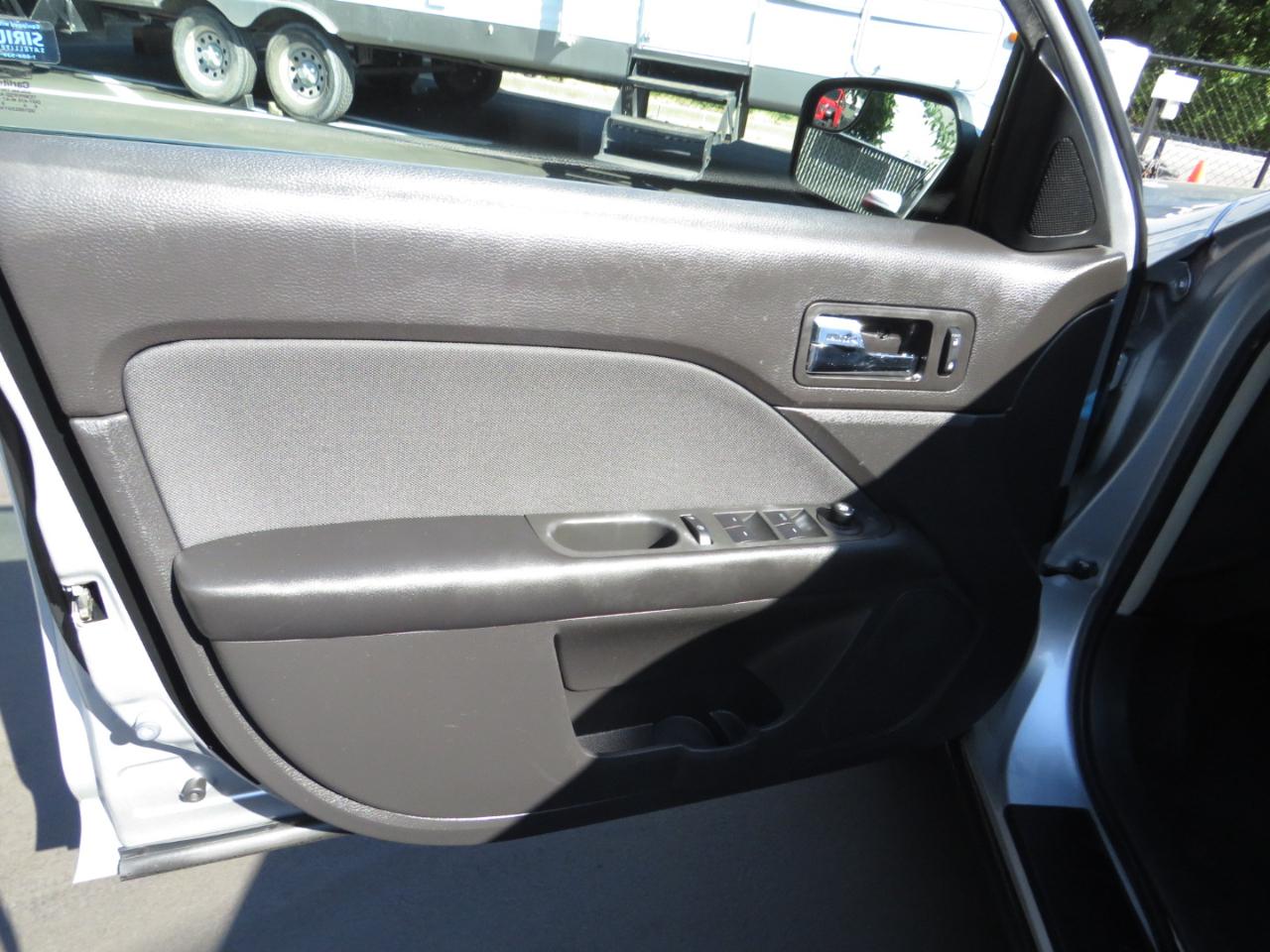 Ford Fusion 4dr Sdn SE FWD 2011