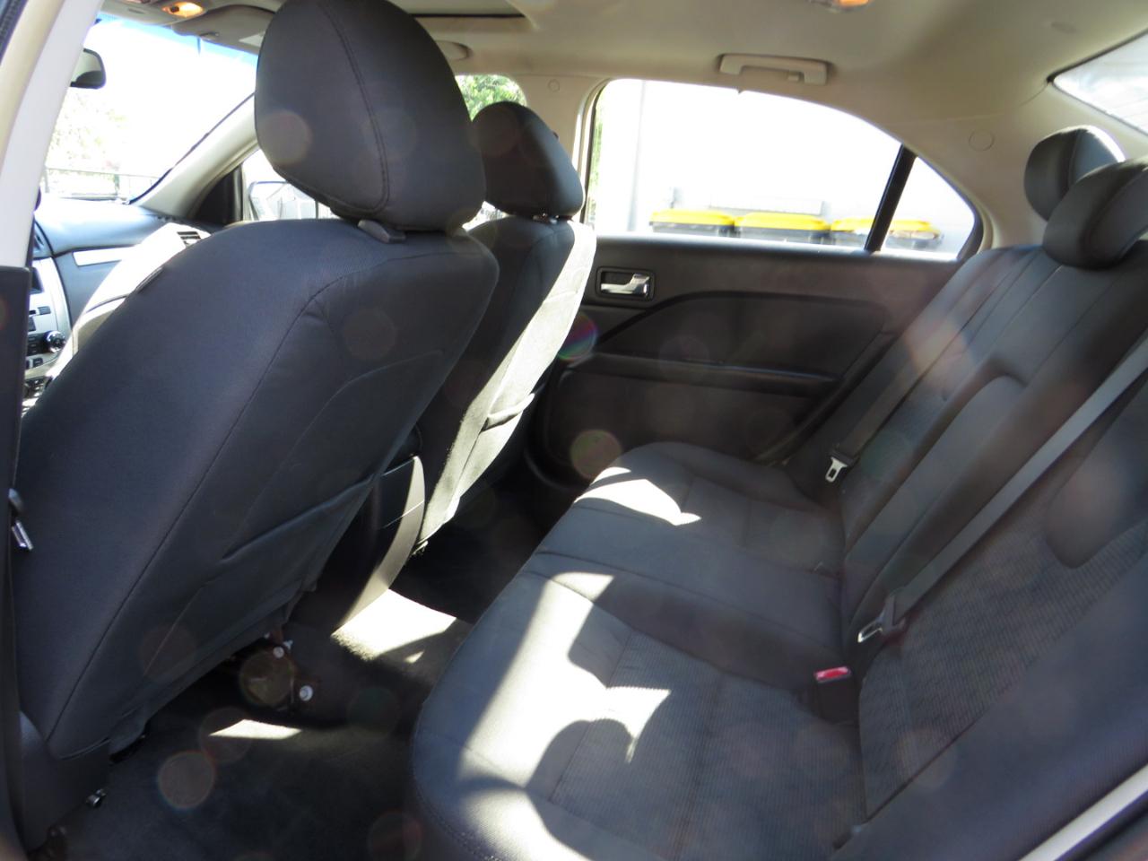 Ford Fusion 4dr Sdn SE FWD 2011