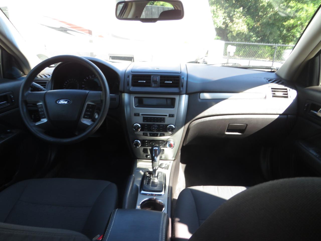 Ford Fusion 4dr Sdn SE FWD 2011