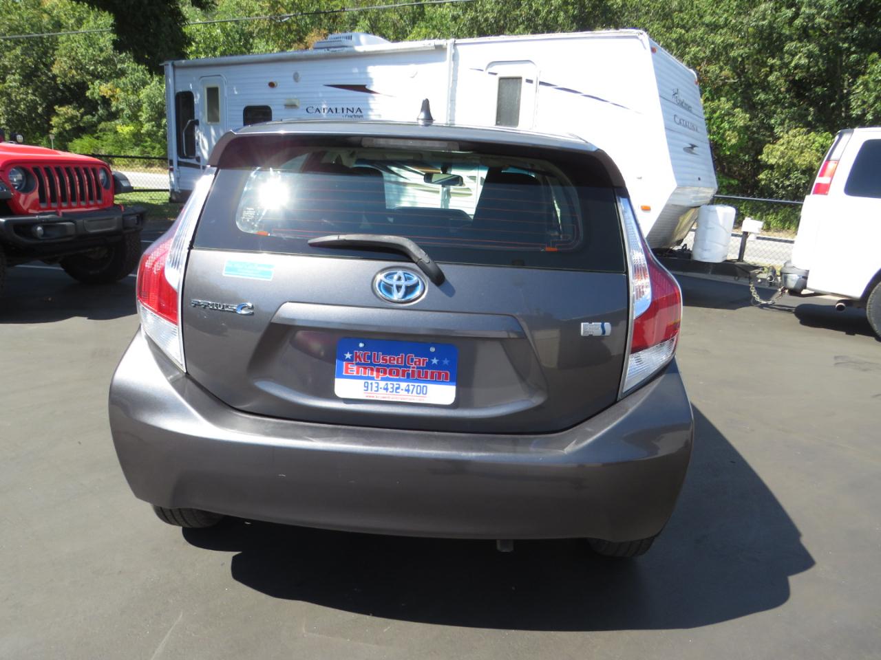 Toyota Prius c 5dr HB Three (Natl) 2015