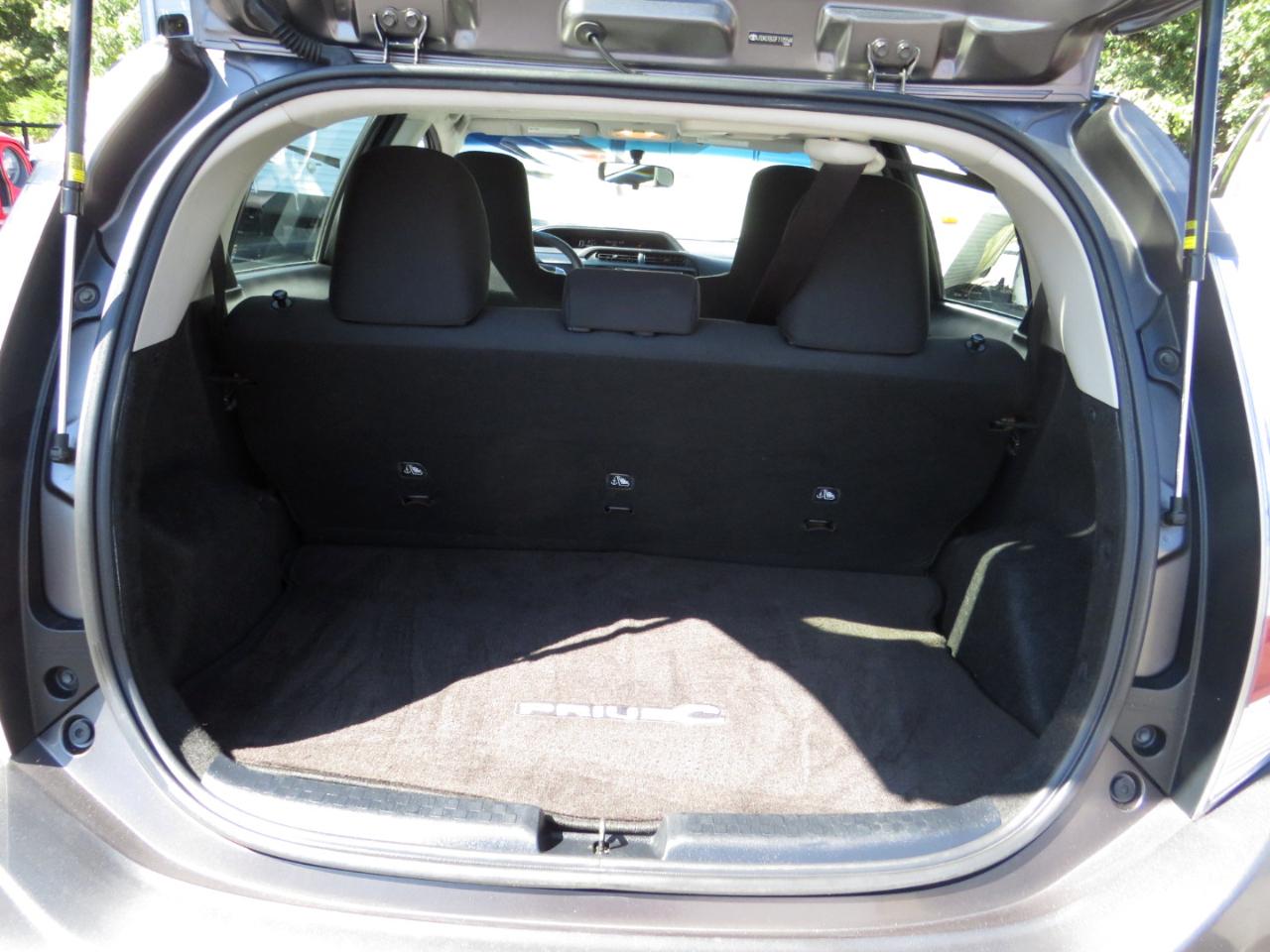 Toyota Prius c 5dr HB Three (Natl) 2015