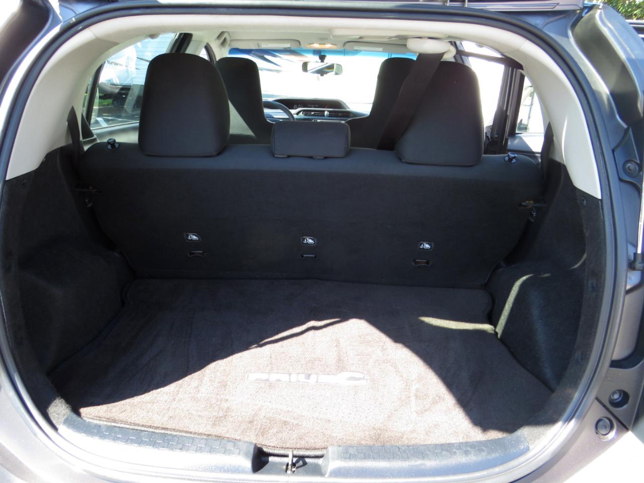 Toyota Prius c 5dr HB Three (Natl) 2015