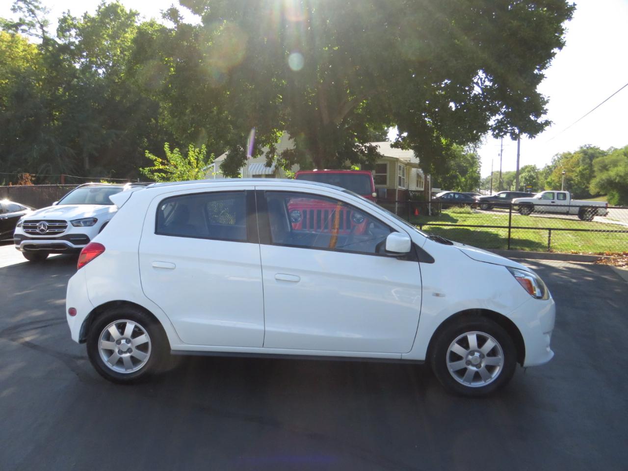 Mitsubishi Mirage 4dr HB Man DE 2014