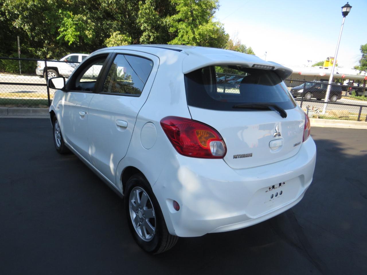 Mitsubishi Mirage 4dr HB Man DE 2014
