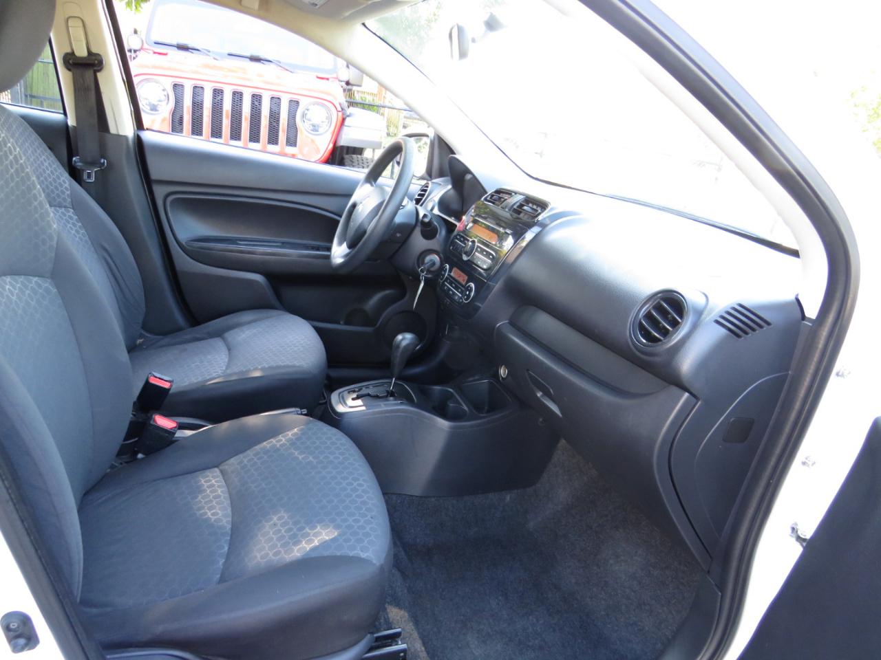 Mitsubishi Mirage 4dr HB Man DE 2014